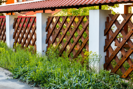 Pets, Privacy, and More How To Choose a Fence Based on Your Needs
